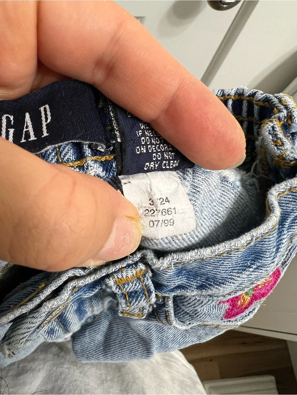 VTG 90s Y2K Toddler Gap Floral Embroider Distressed Denim Jean Snap Button Sz 3